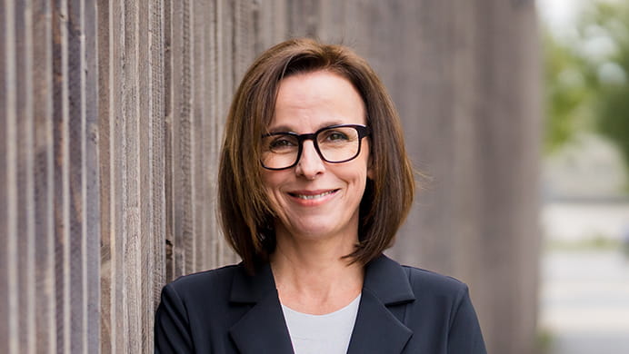 managing director ulrike deschka teaser