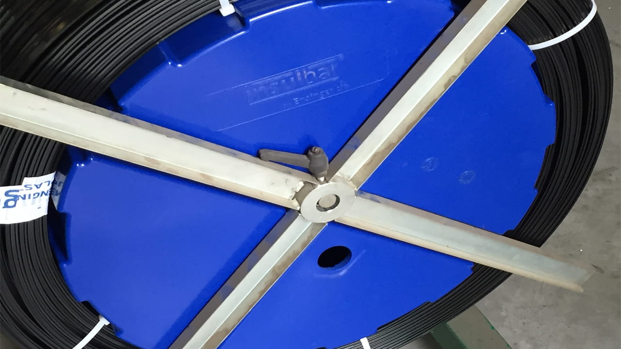 线圈上的怡塑宝推杆用十字架固定 