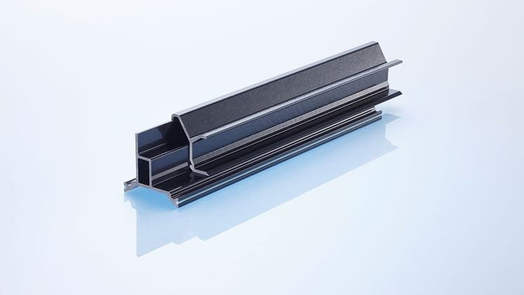 A cover profile provides reliable protection against unwanted paint application on defined areas of the insulbar insulating bar