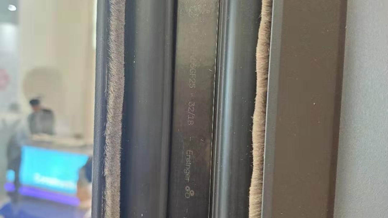 亘晟窄框平开窗——配置恩信格31.5mm隔热条