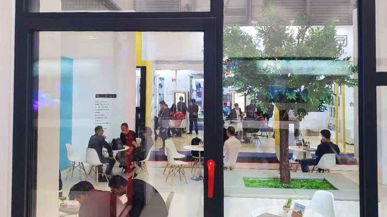 亘晟窄框平开窗——配置恩信格31.5mm隔热条